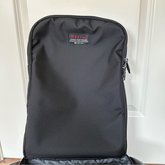 north face borealis vs jester backpack The Women's Backpack, Indigo Wonder Ice Color:Mist/Black or keys leatherworking 13 Fishing BaitStriker Ice